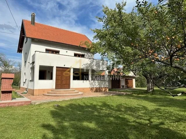 Ličko Cerje - okolica Lovinca, imanje s kućom, 10.117m2 - Ličko Cerje, Lovinac