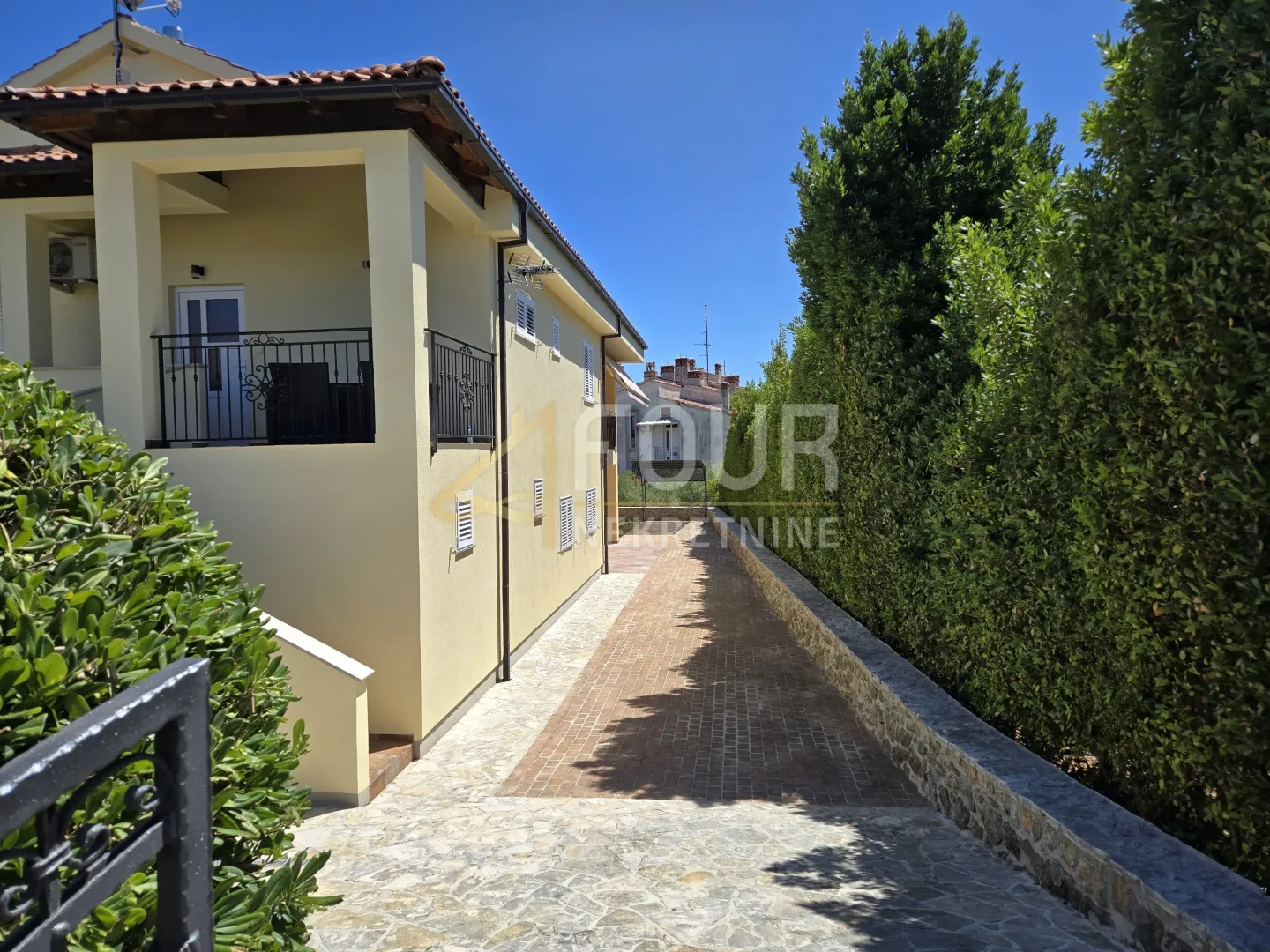 otok krk, 2s+db, 194.2m2, terasa, balkon, garaža - slika 38