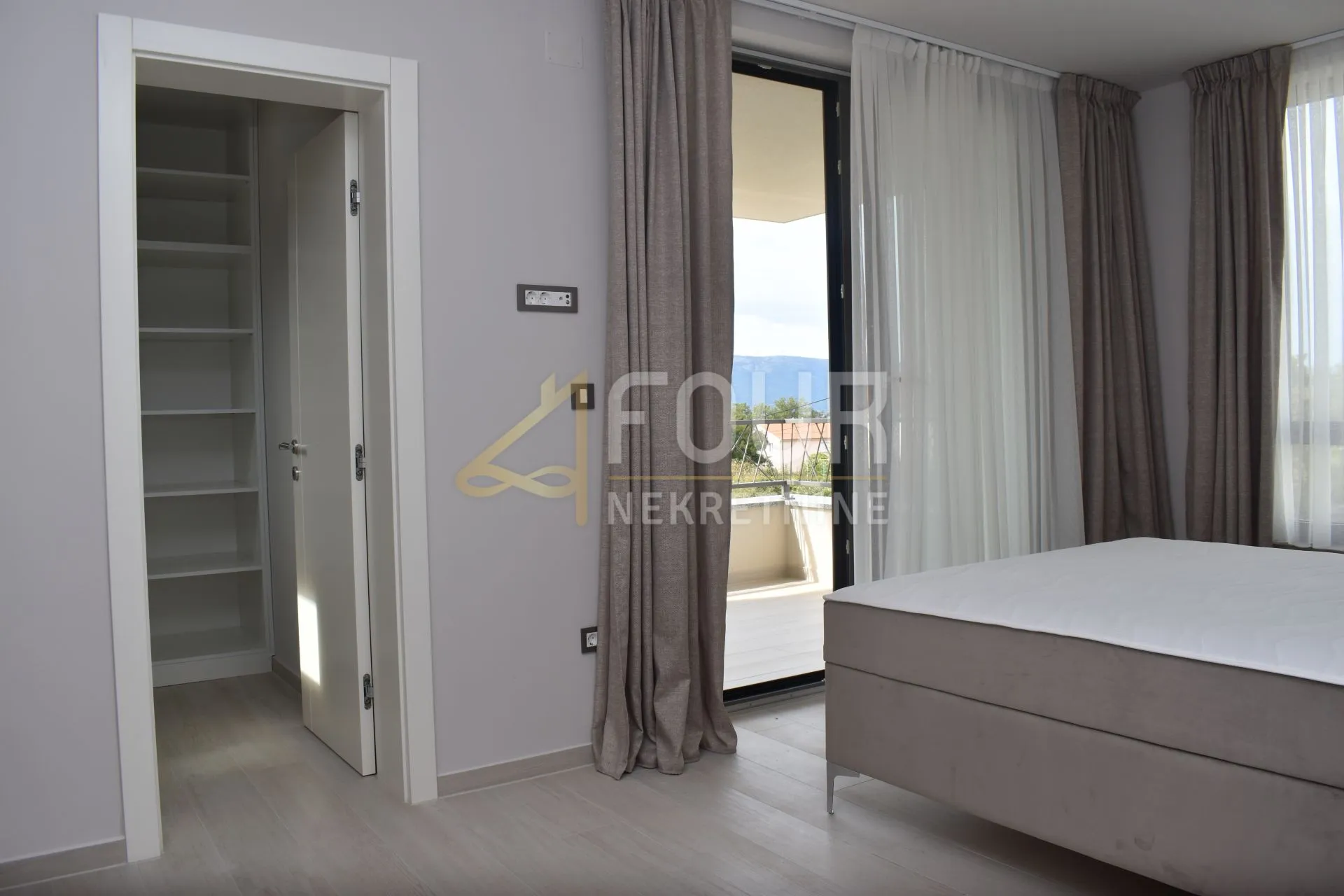otok krk, malinska - okolica, moderna vila s bazenom - slika 16