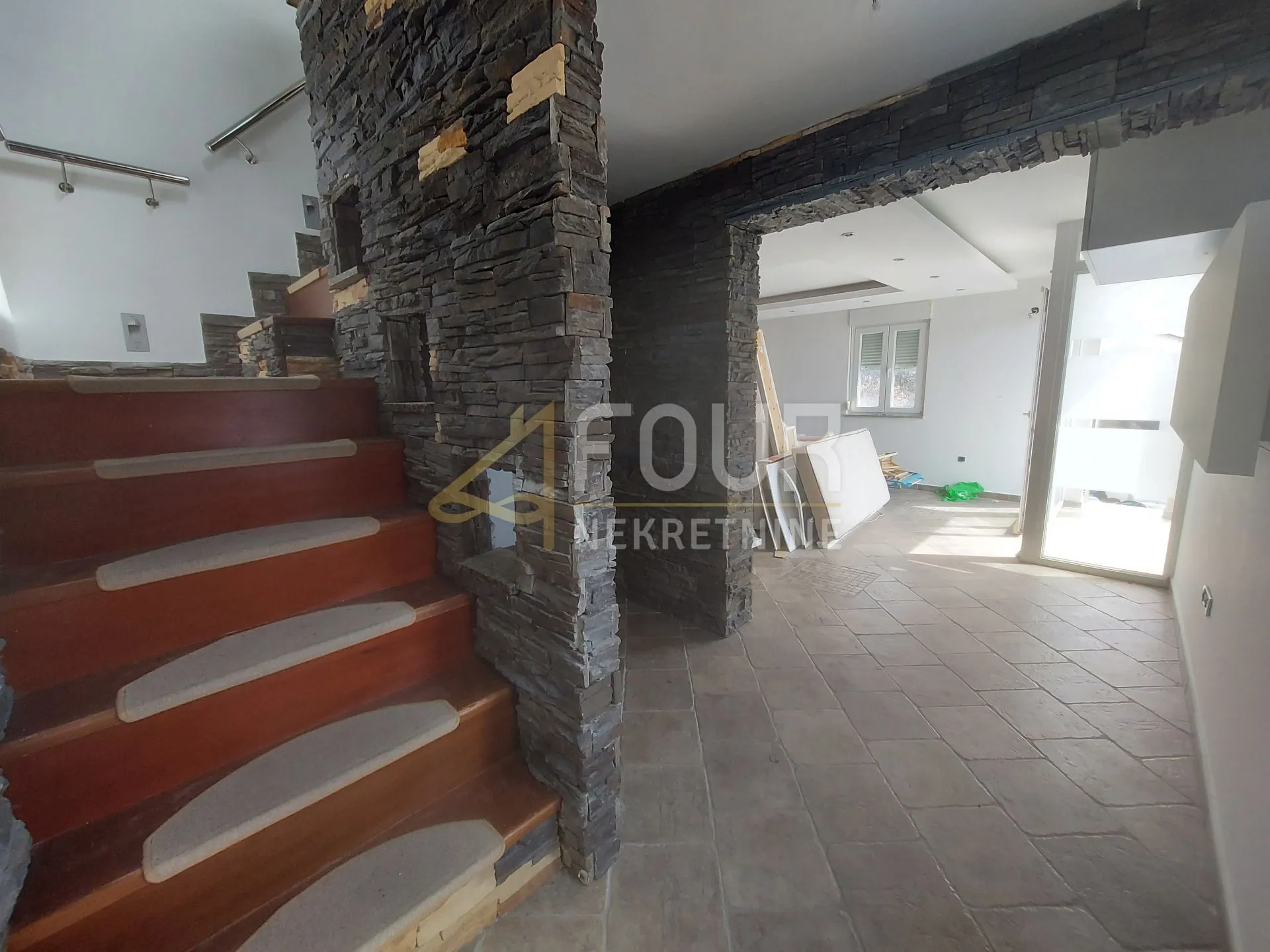 Rijeka, Drenova, dvoetažni 2s+db, balkon