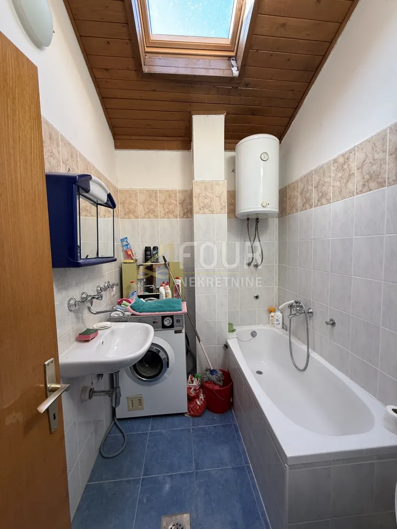 obrovac, 2s+db, 60m2, lođa - slika 8