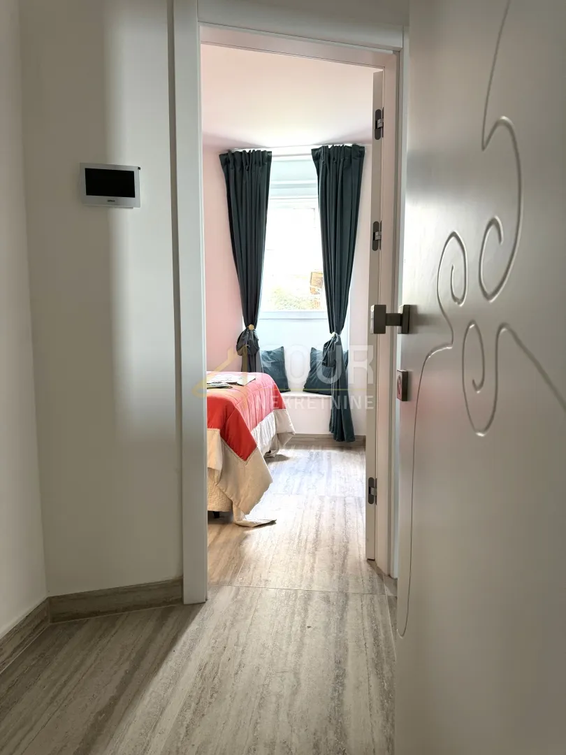 rijeka, podmurvice, vrhunska vila s 5 stanova i posebnom kućicom - slika 32