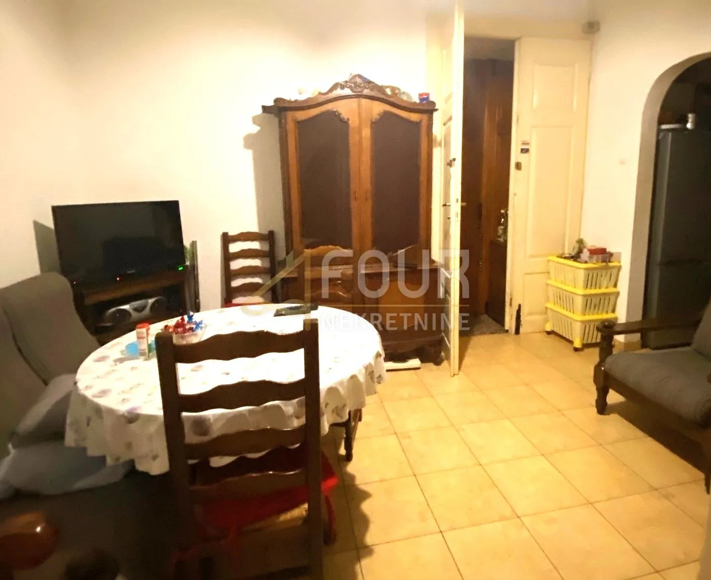 rijeka, centar, 72.73m2, 2skl, balkon - slika 2