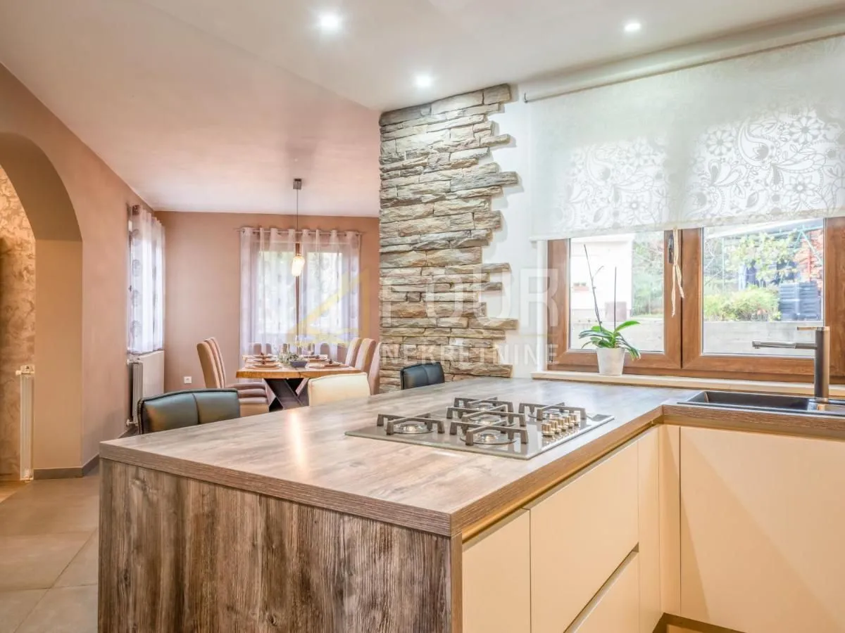 kastav, izvrsna novogradnja s bazenom, 282m2, garaža - slika 13
