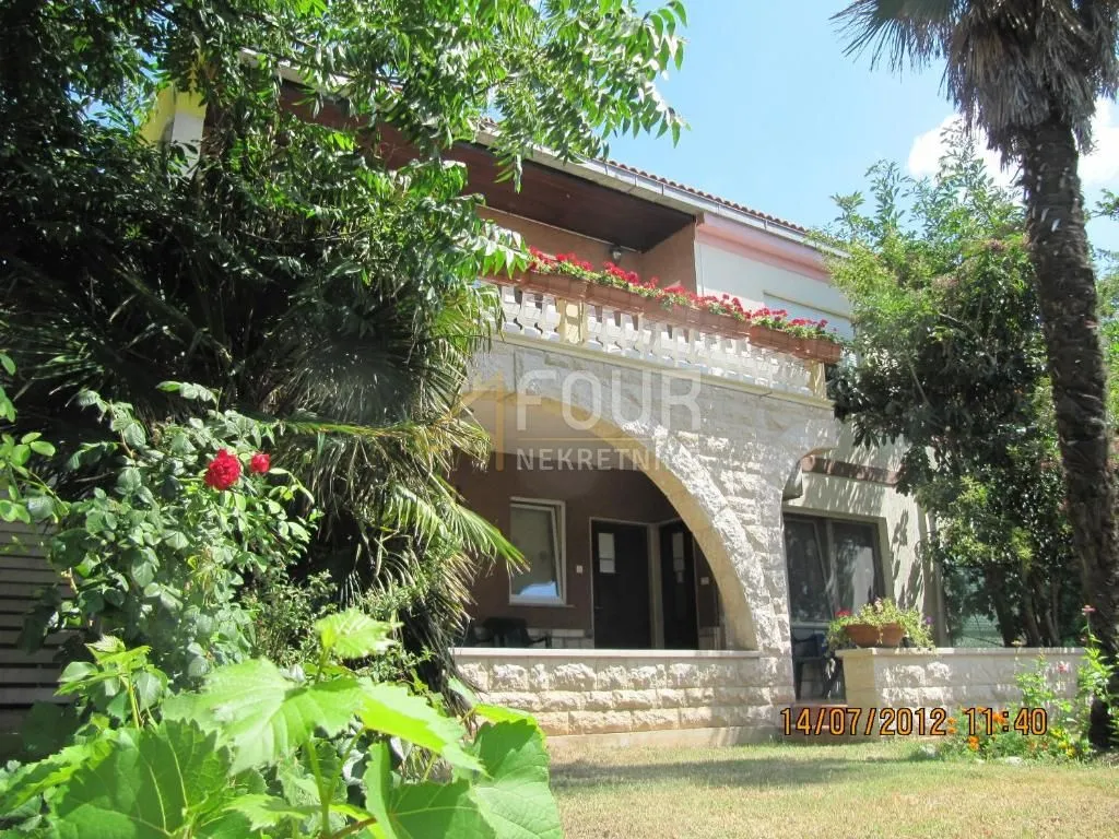 Istra, Pula - sami centar, 46.45m2 - 2 stana, izvrsno za investiciju!