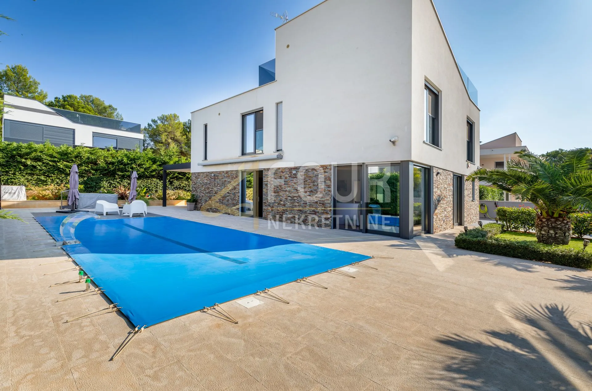 istra, fažana, luksuzna vila s bazenom, 80m od mora! - slika 2