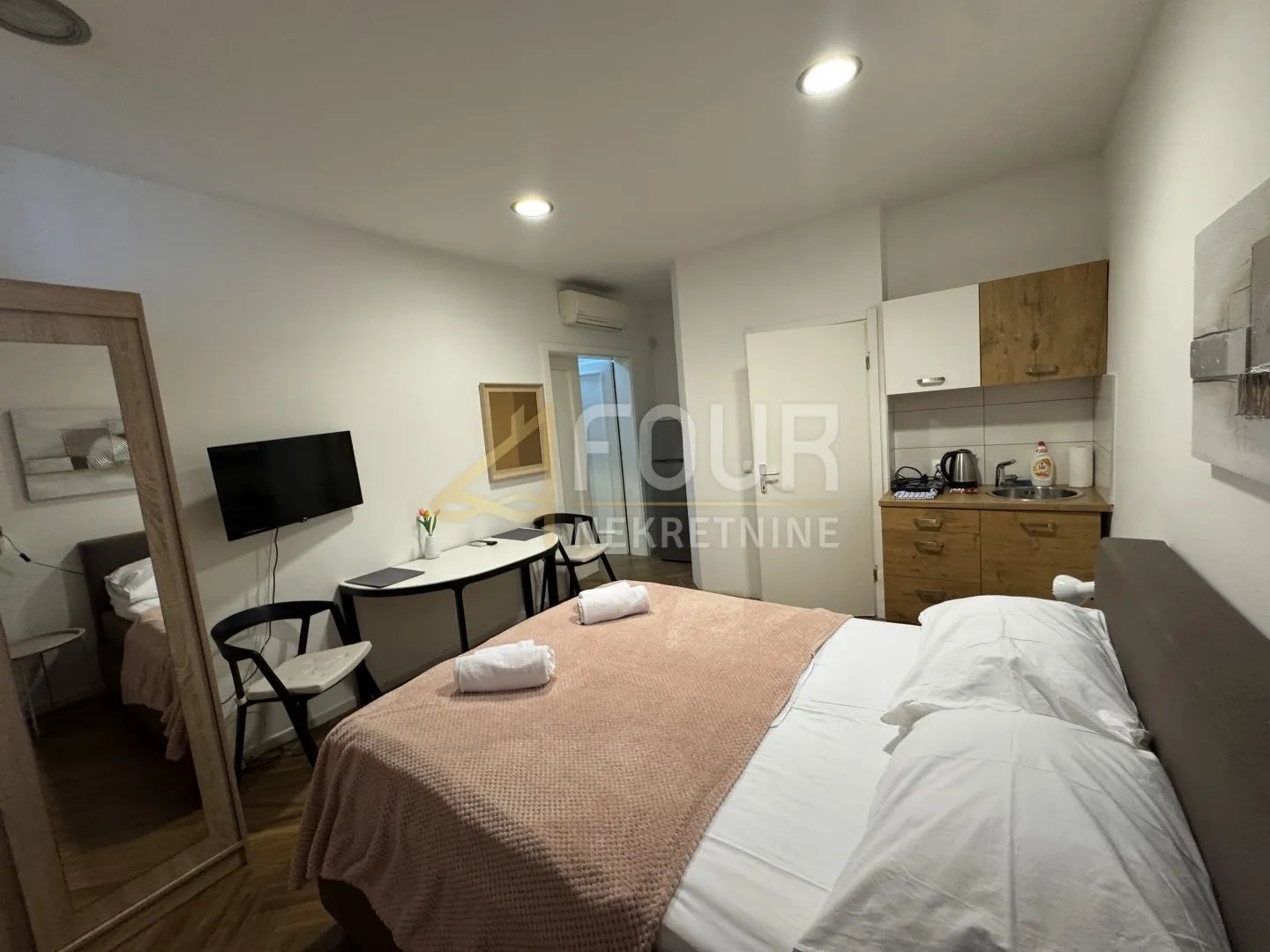 istra, pula - centar, 95.47m2 u naravi 3 apartmana - slika 6