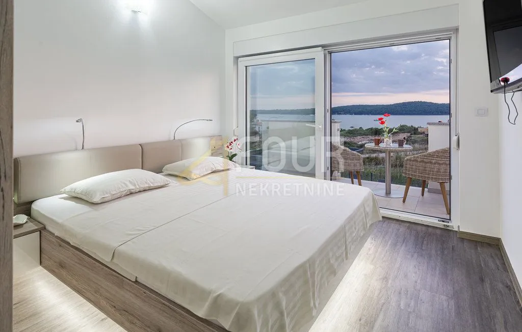 istra, medulin, luksuzna kuća s bazenom, 150m od mora! - slika 12