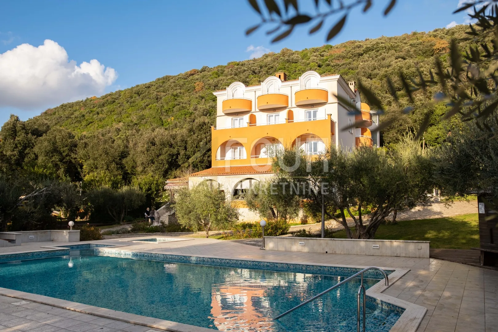 istra, hotel 50m od mora, izvrsna investicija! - slika 2