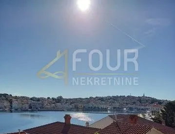 Mali Lošinj, samostojeća kuća 2. red do mora