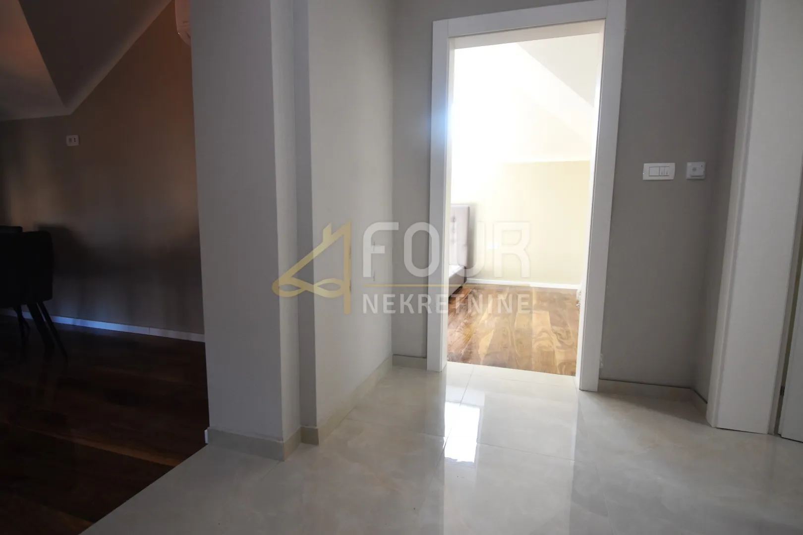 opatija, 89.26m2 - u naravi dva stana - slika 14