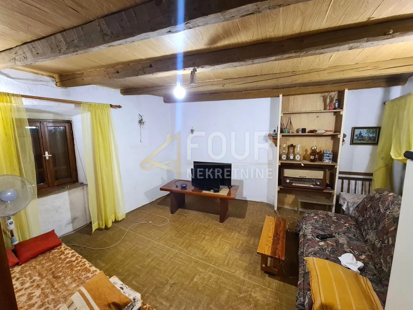 otok krk, vrbnik, kamena kuća u nizu - slika 1