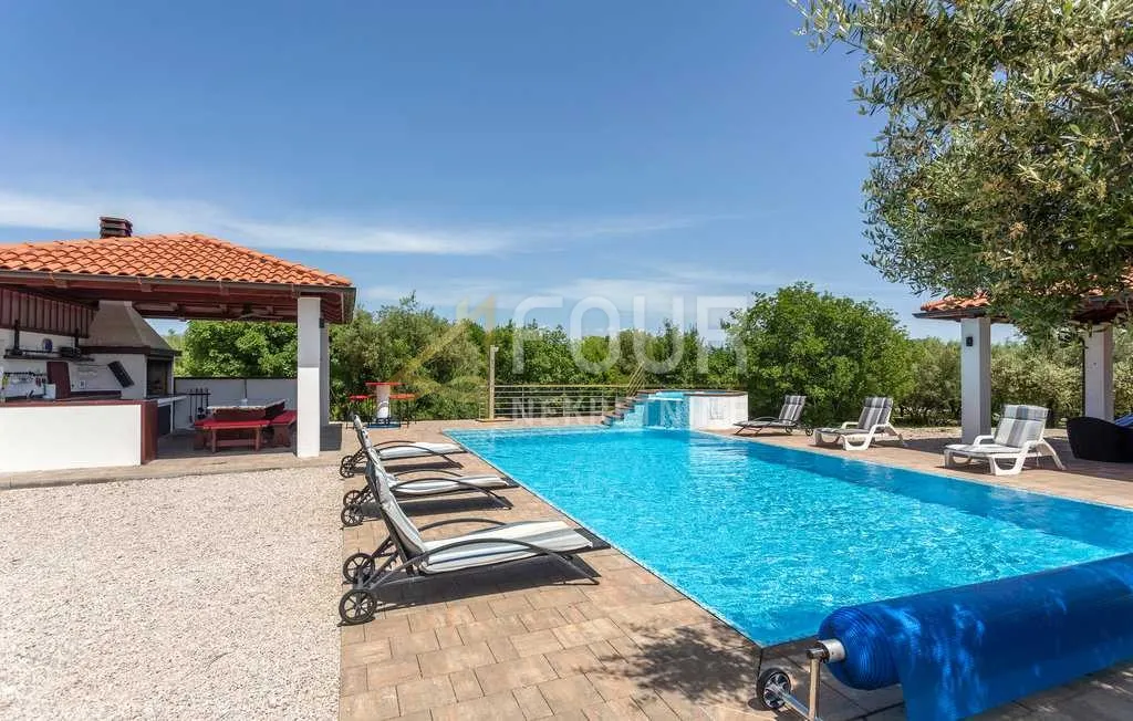 otok krk, dobrinj, samostojeća vila s bazenom - slika 20