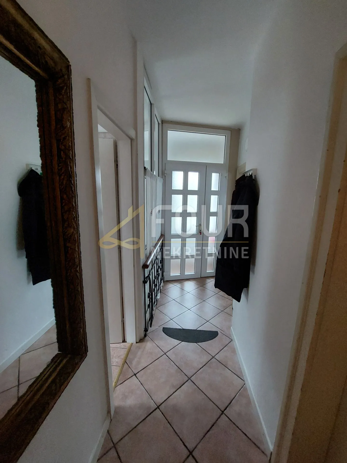 opatija, etaža vile s terasom, veliki potencijal! - slika 14