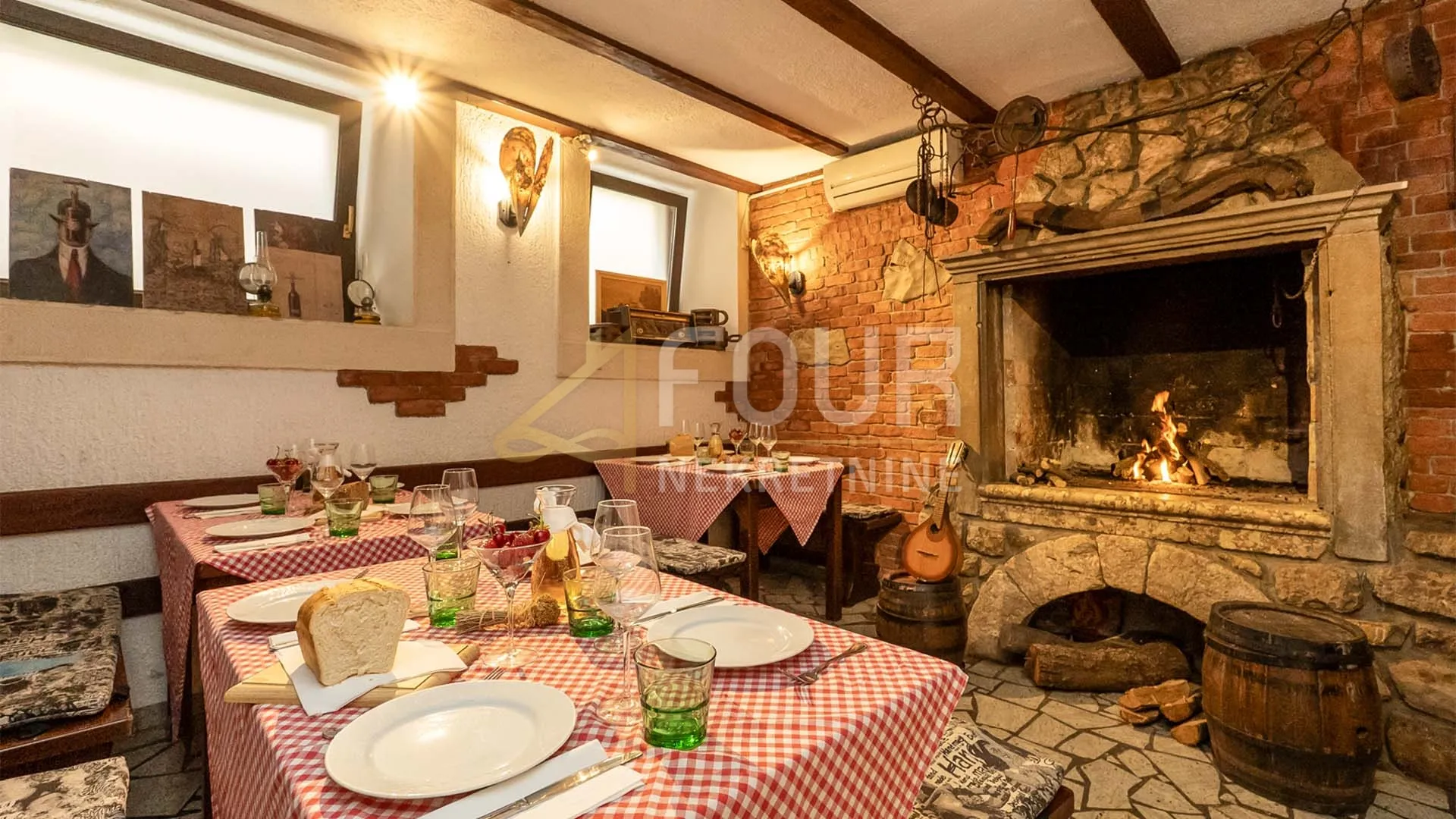 otok cres, grad cres, kuća - restoran + apartmani + stan - slika 1