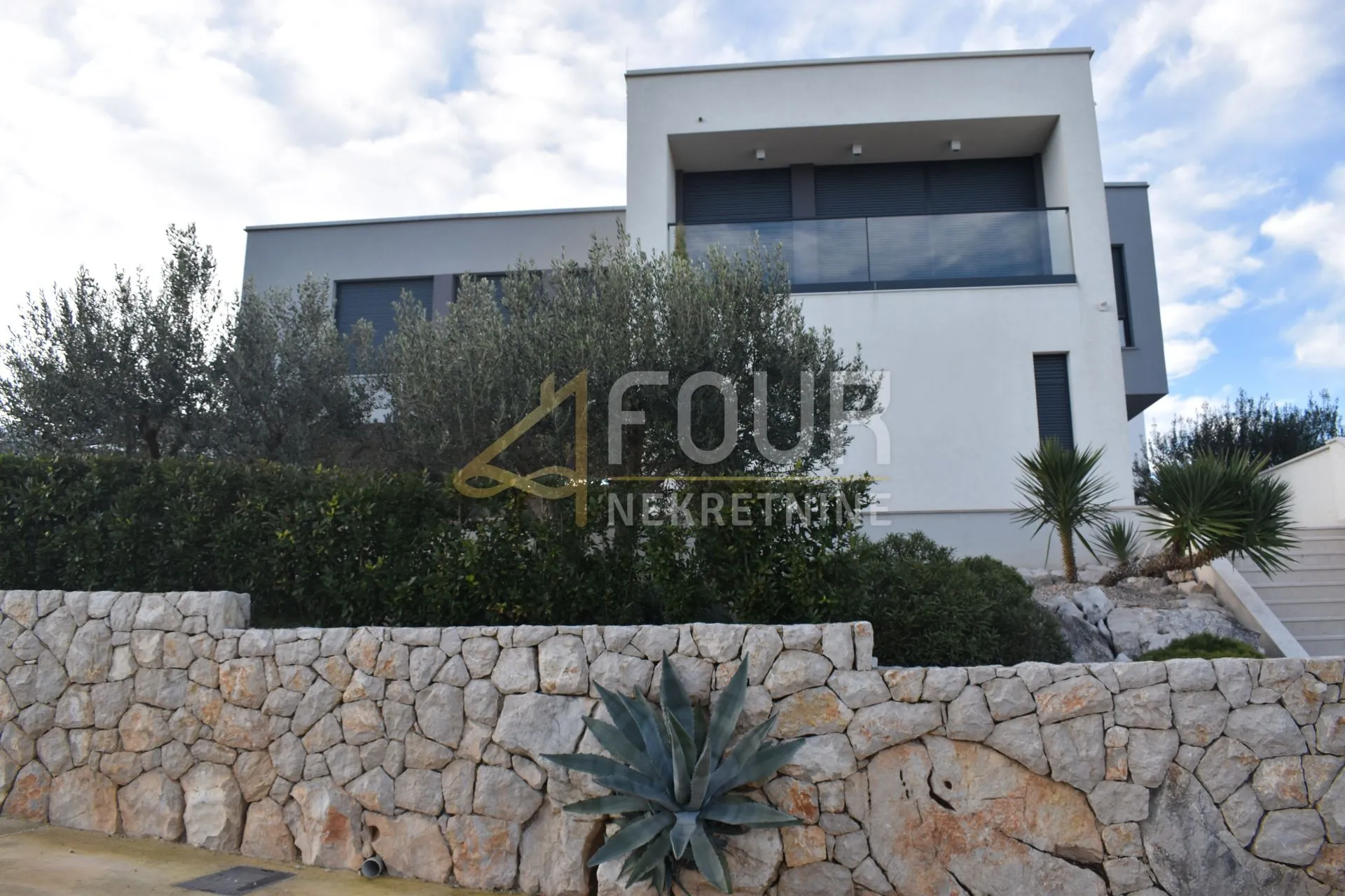 otok krk, luksuzna vila s bazenom - slika 30