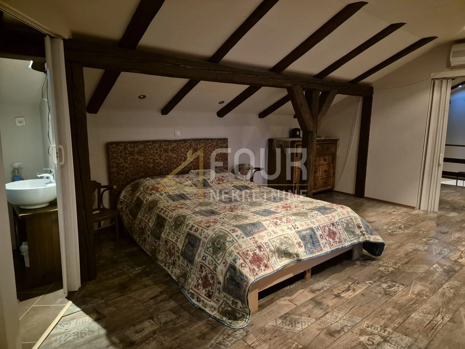 kastav, rešetari, kuća s 3 stana, 270m2, pogled na more - slika 8