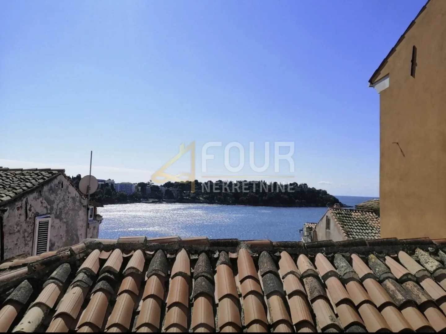 Istra, Rovinj, kuća 2. red do mora!