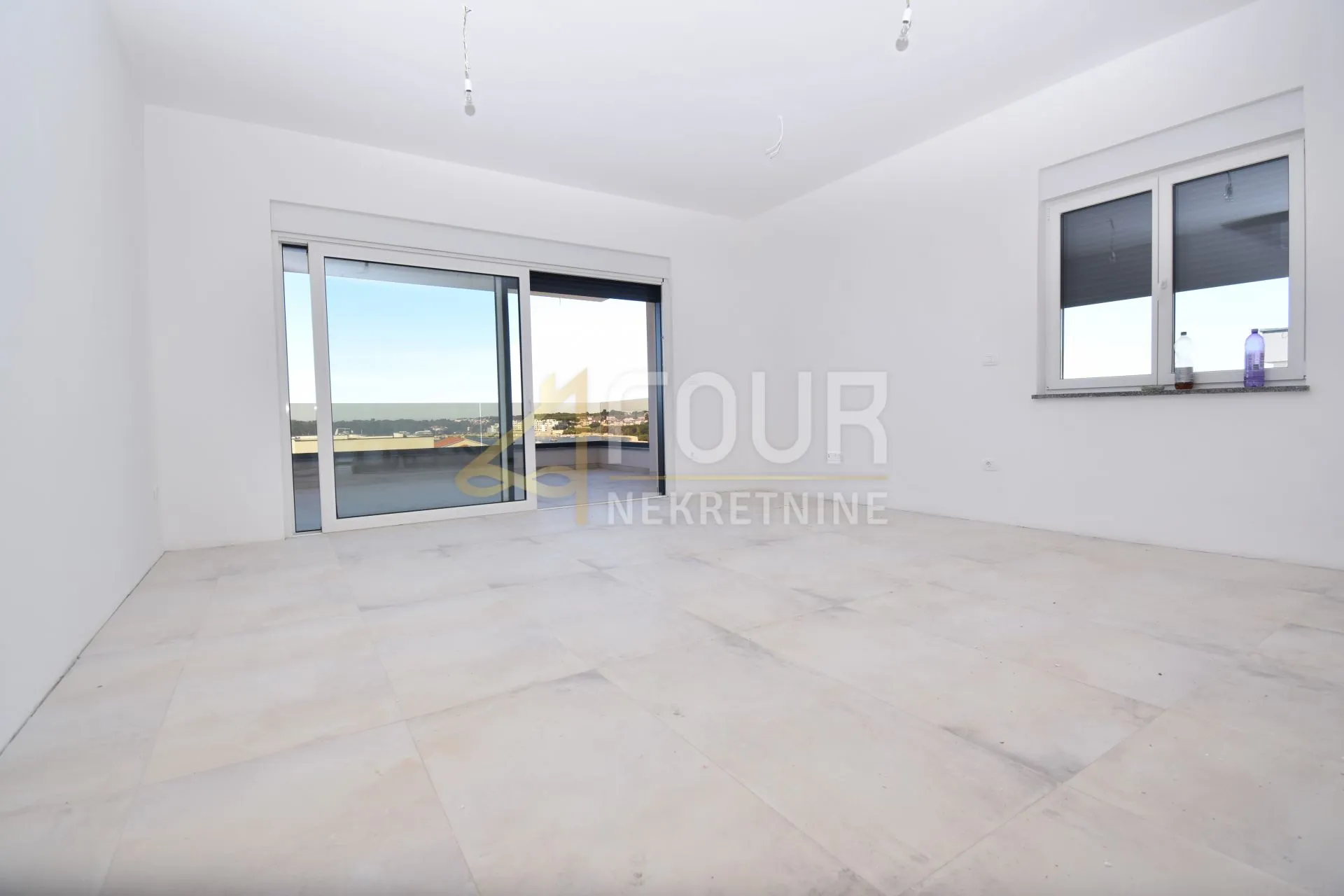 Istra, Banjole, novogradnja, 100m2, 3s+db, terasa, okućnica - Banjole, Medulin