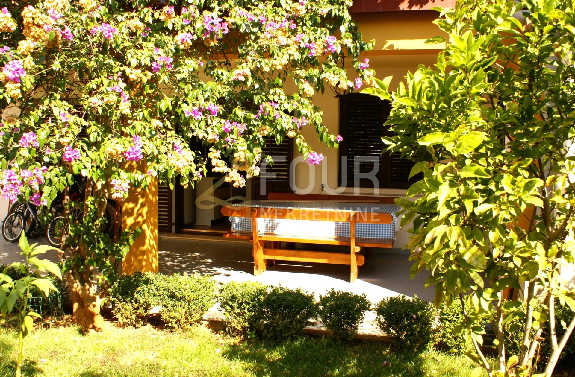istra, rovinj, etaža s dva stana, 140m2, okućnica - slika 1