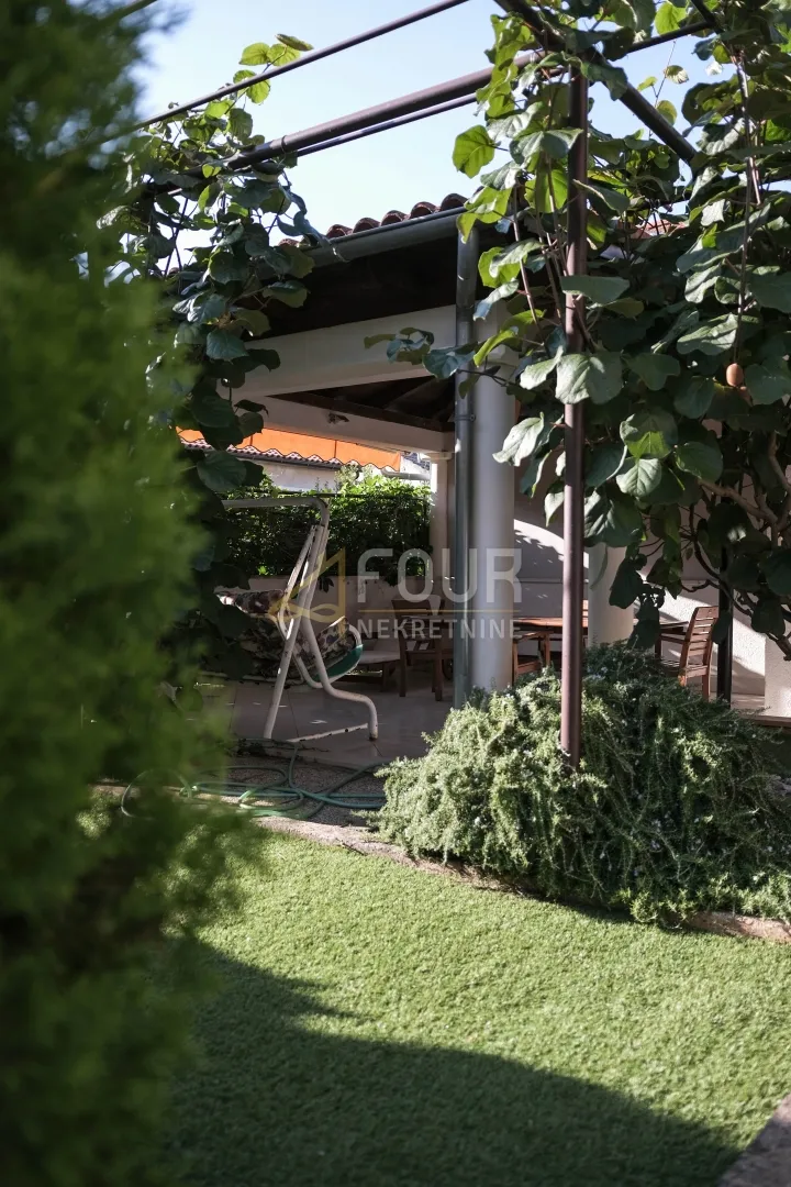 istra, pula - veruda, 212m2, 2 stana, terasa + balkon + okućnica + garaža - slika 25