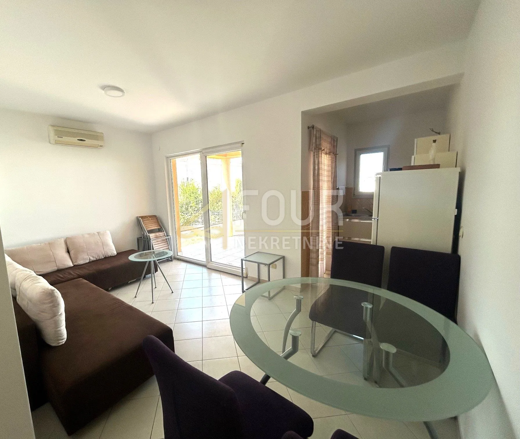 Otok Krk, Malinska, 56.20m2, 2s+db, terasa, okućnica - Malinska, Malinska-Dubašnica