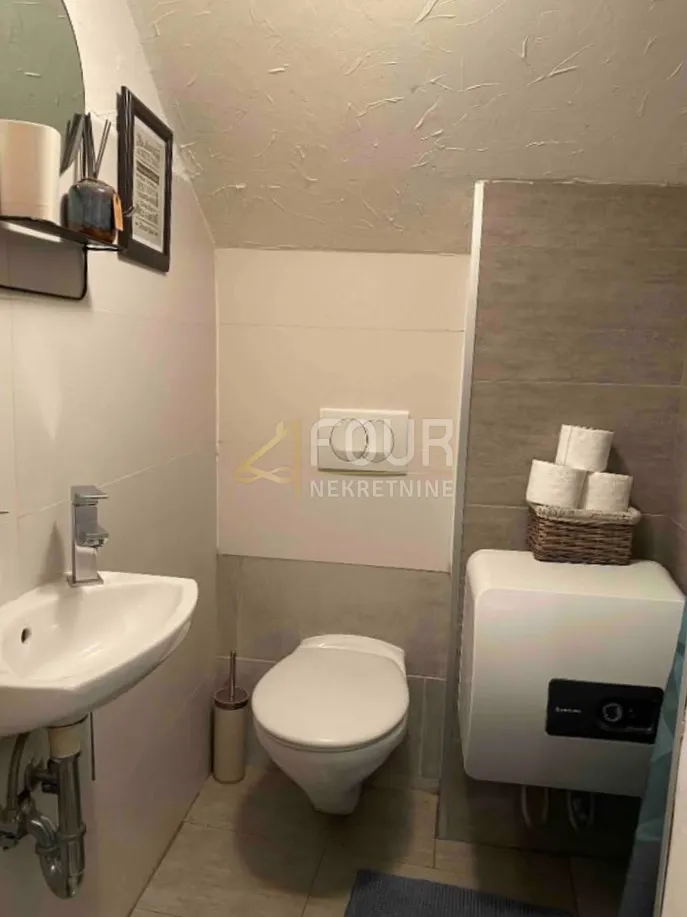 otok rab, kuća u nizu, 110m2, 2 stana - slika 20