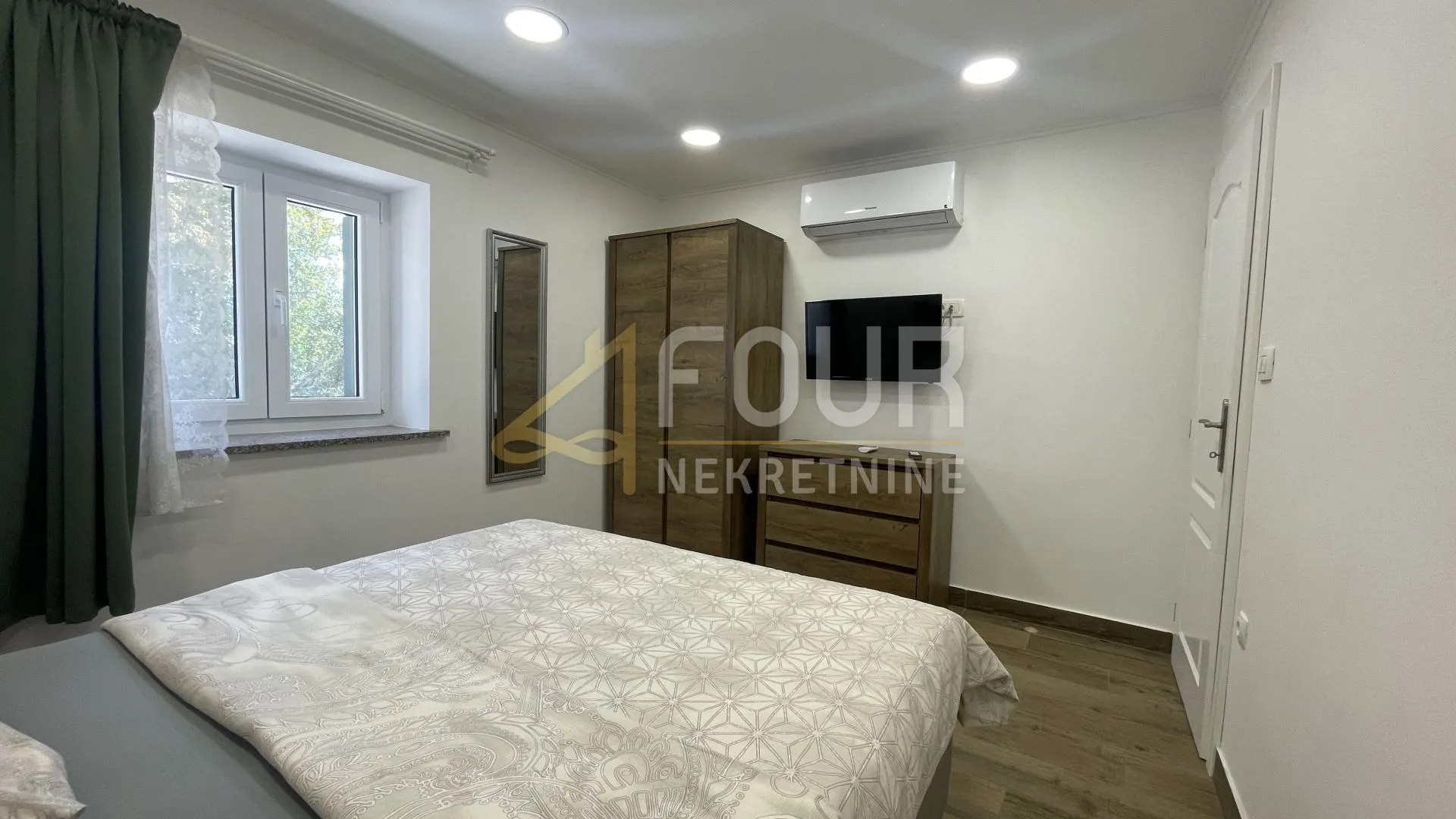 istra, poreč, kamena vila s bazenom - slika 24