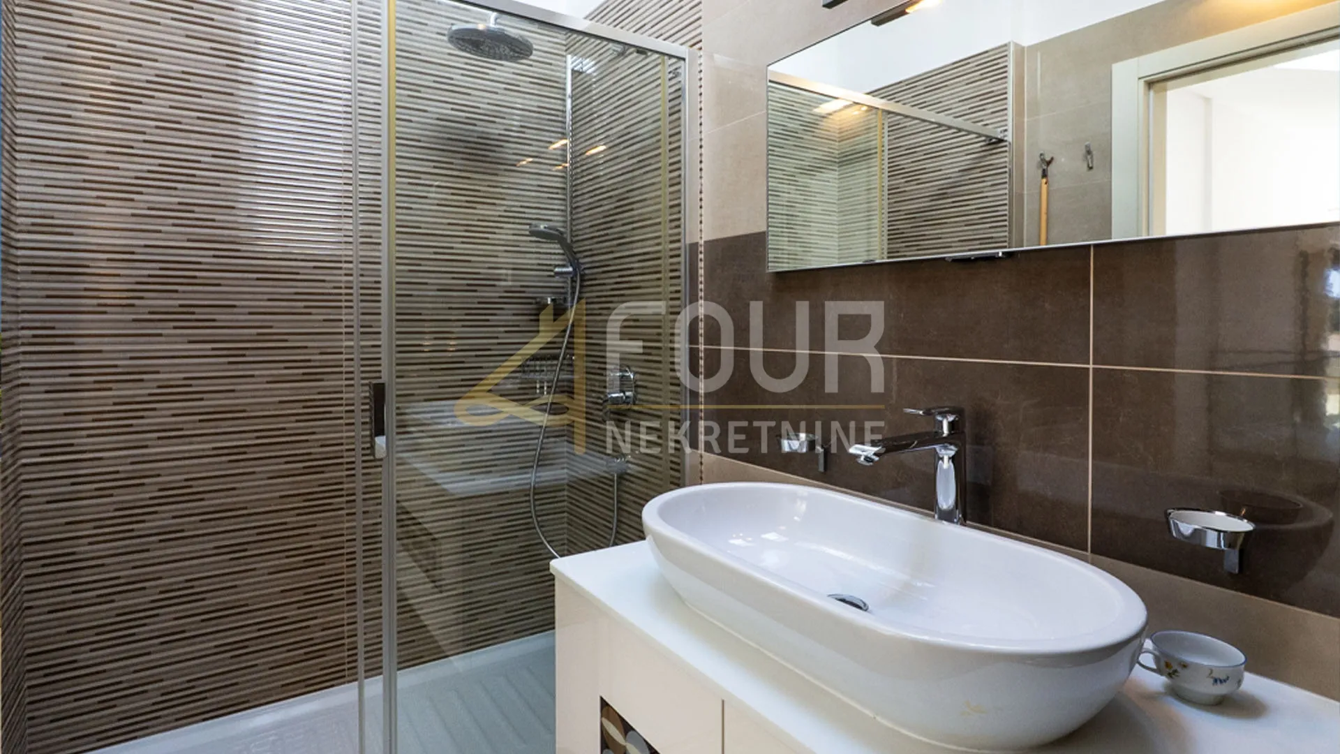 istra, rovinj, luksuzni dvoetažni penthouse, garaža, 100m od mora i plaže - slika 24