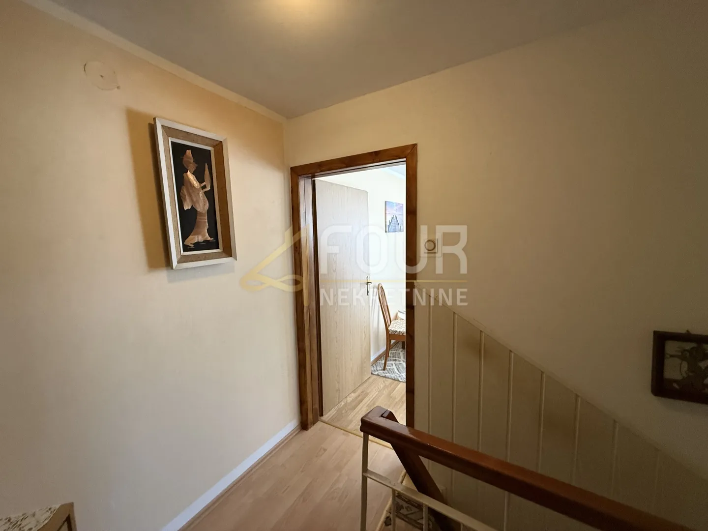 istra, pula, kuća s garažom, dodatnim apartmanom i dvorištem - slika 7