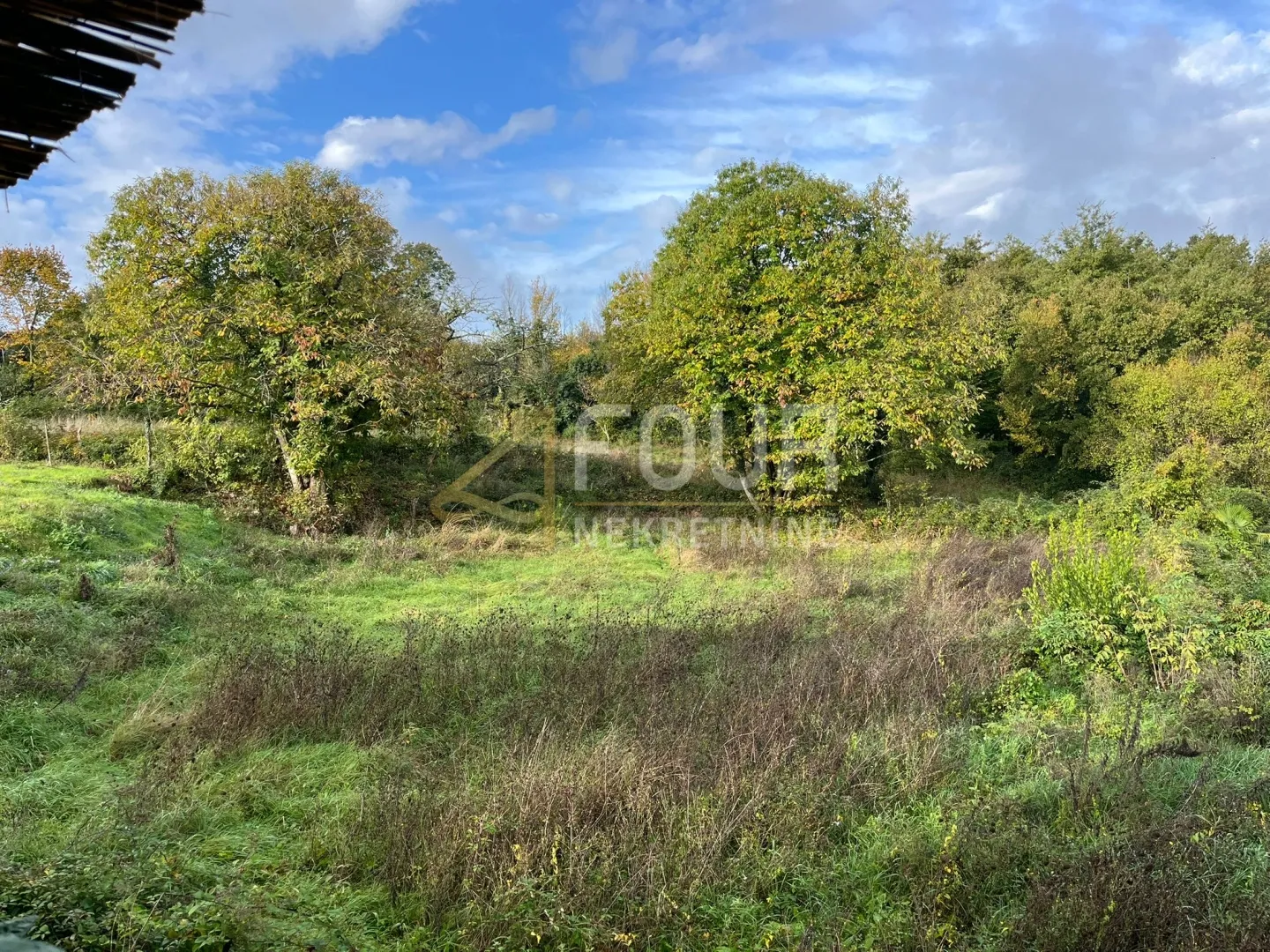 Istra, Karojba, građevinsko zemljište 612m2