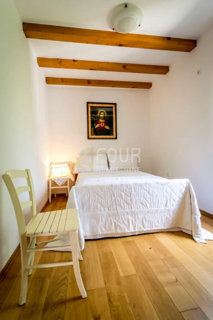 otok cres, beli, šarmantna samostojeća kuća 285m2 - slika 9