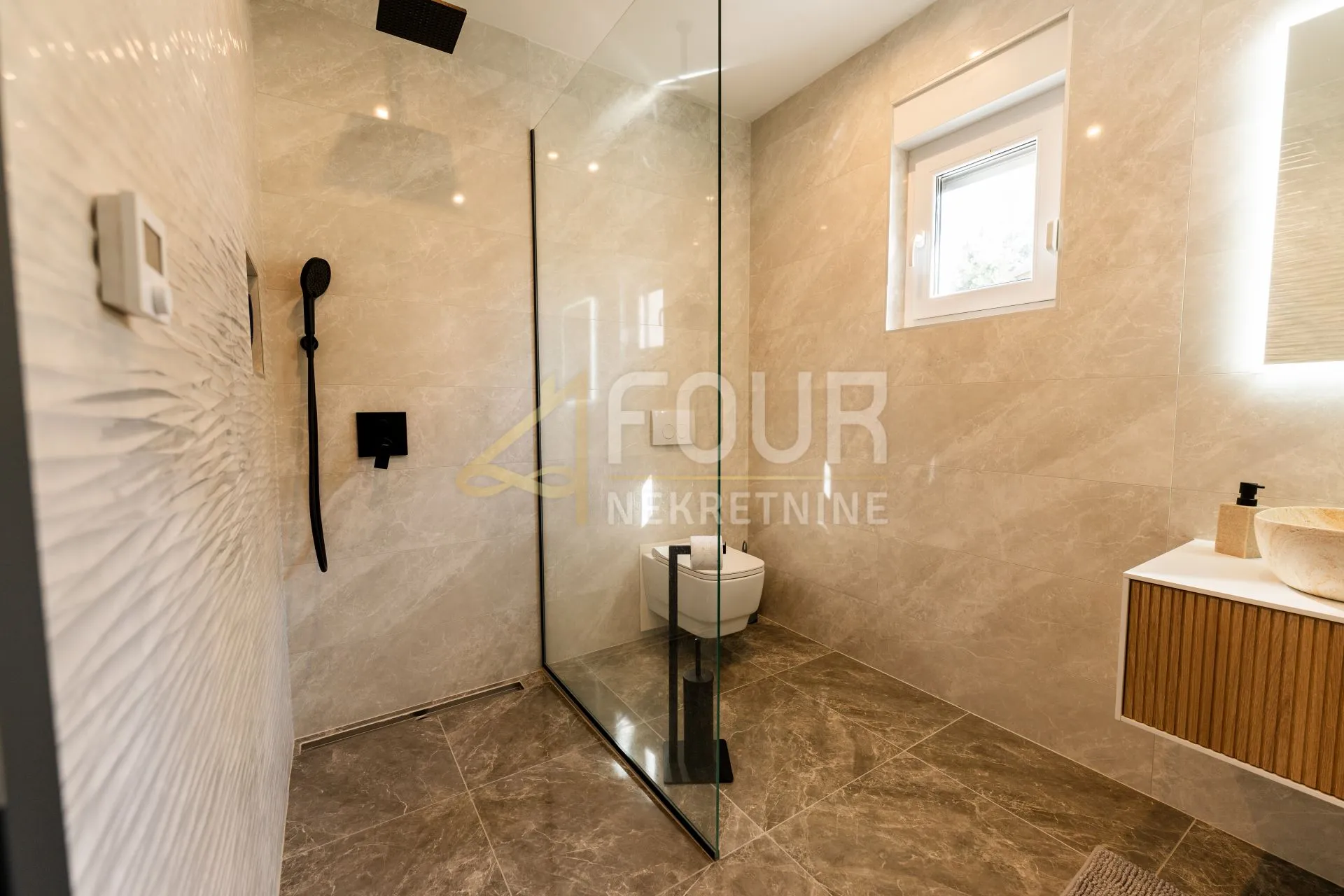novi vinodolski, 391.72m2, vila s bazenom, saunom i pogledom na more, blizina plaže! - slika 37