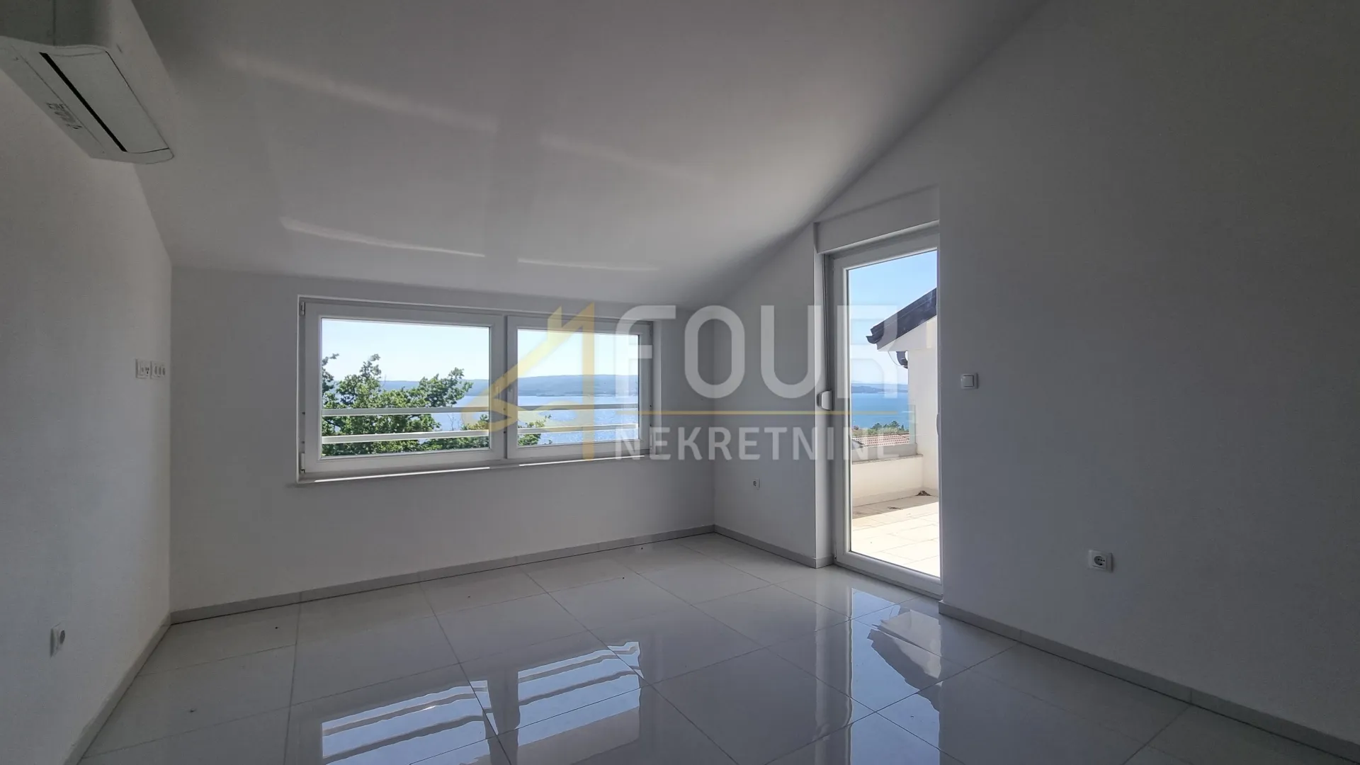 Crikvenica, novogradnja, 56.01m2, 2s+db, terasa, pogled na more