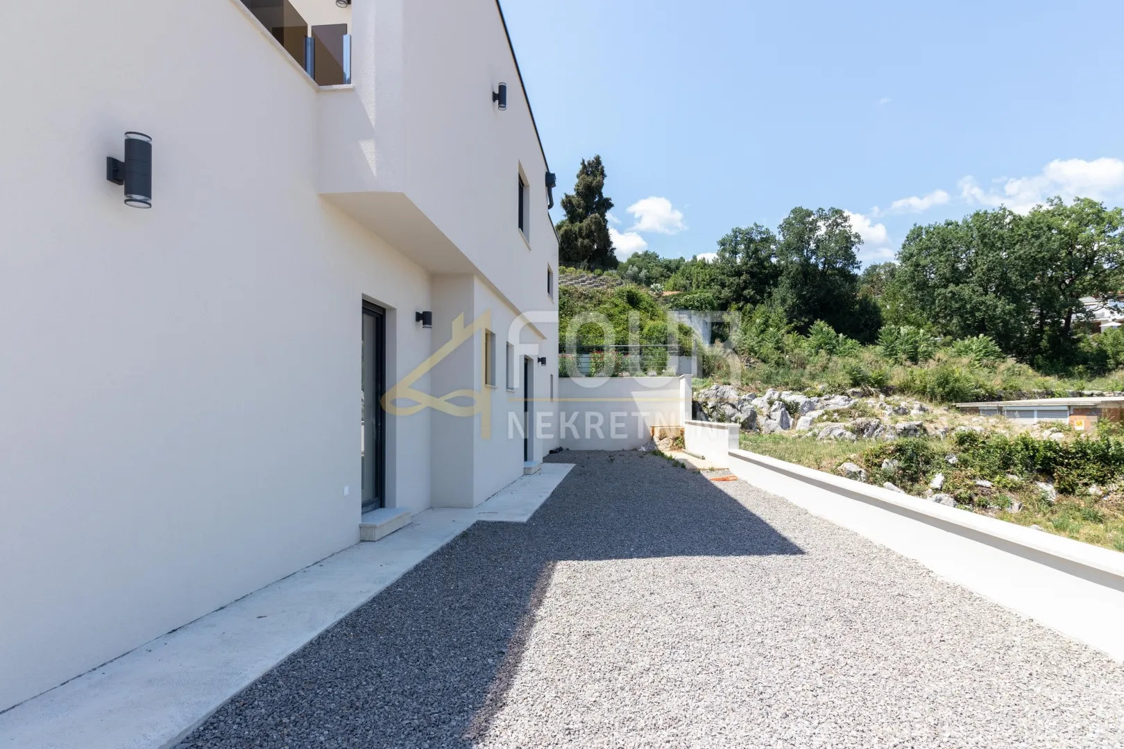 lovran, nova luksuzna vila s bazenom i prekrasnim pogledom na kvarner - slika 14