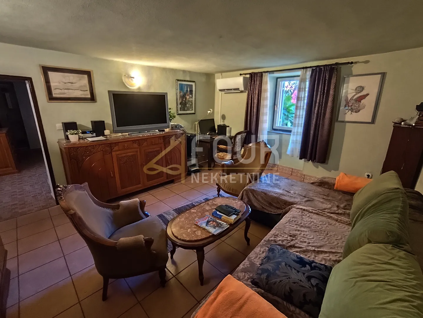 istra, marčana - okolica, autohtona kuća s dva stana 198m2 - slika 2