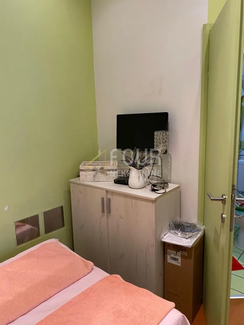 opatija, namještena garsonijera, 1.red do mora - slika 5