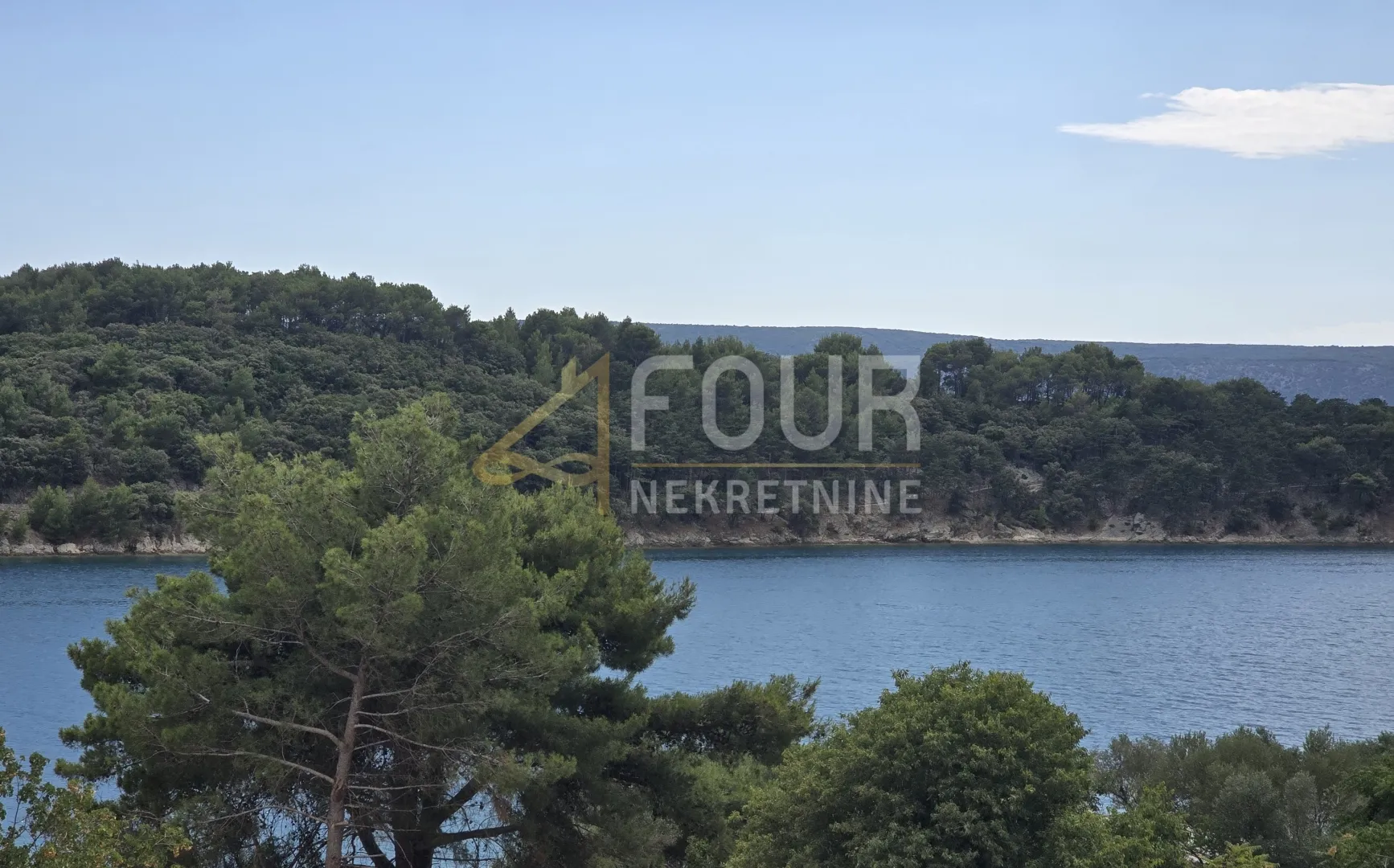 Otok Cres, novogradnja, 130m2, 3s+db, 50m od mora!
