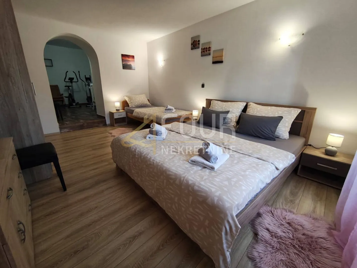 kraljevica, križišće, kuća u nizu s bazenom, 177m2 - slika 7