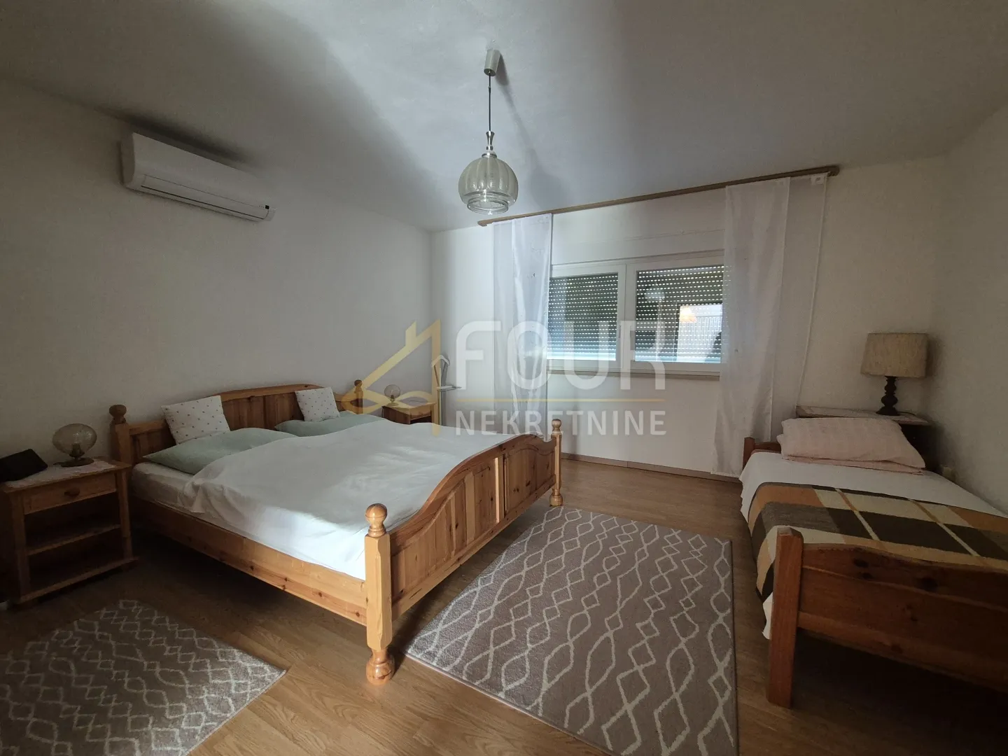 otok krk, dobrinj - okolica, kuća s 4 stana, garaža, velika okućnica - slika 19