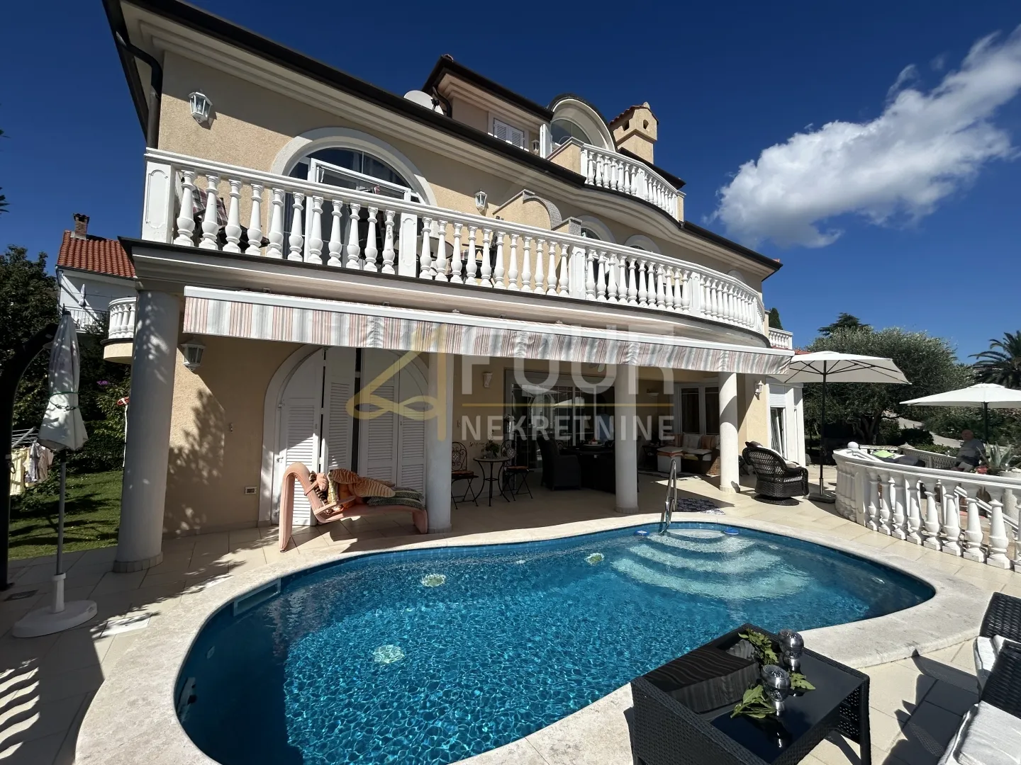 Istra, Pula, Premantura, samostojeća kuća s bazenom, 414m2 - Premantura, Medulin