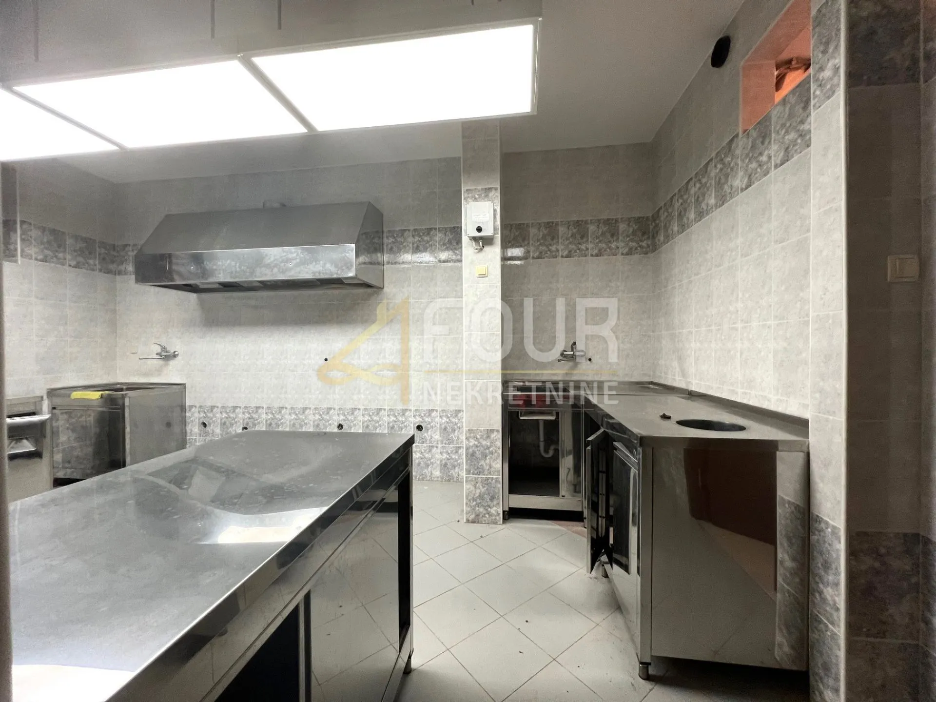 crikvenica, poslovni prostor, samo 150m od mora!!! - slika 4