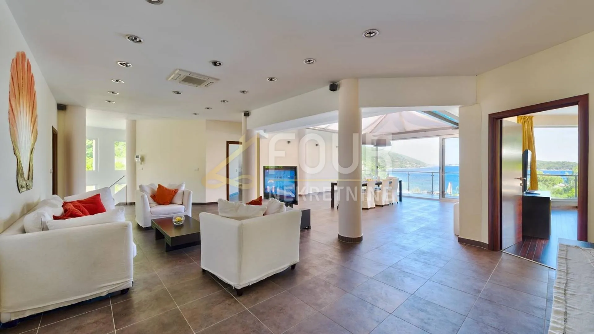 otok korčula, vila s bazenom - prvi red do mora ! - slika 6