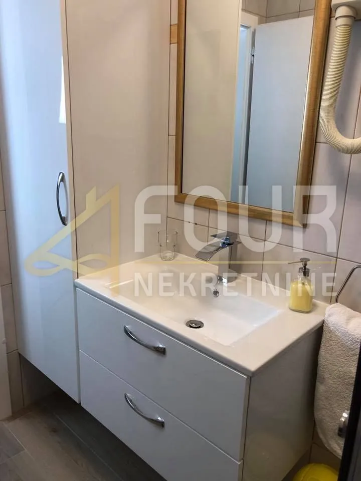 opatija - okolica, moderna vila s 8 stanova i bazenom - slika 31