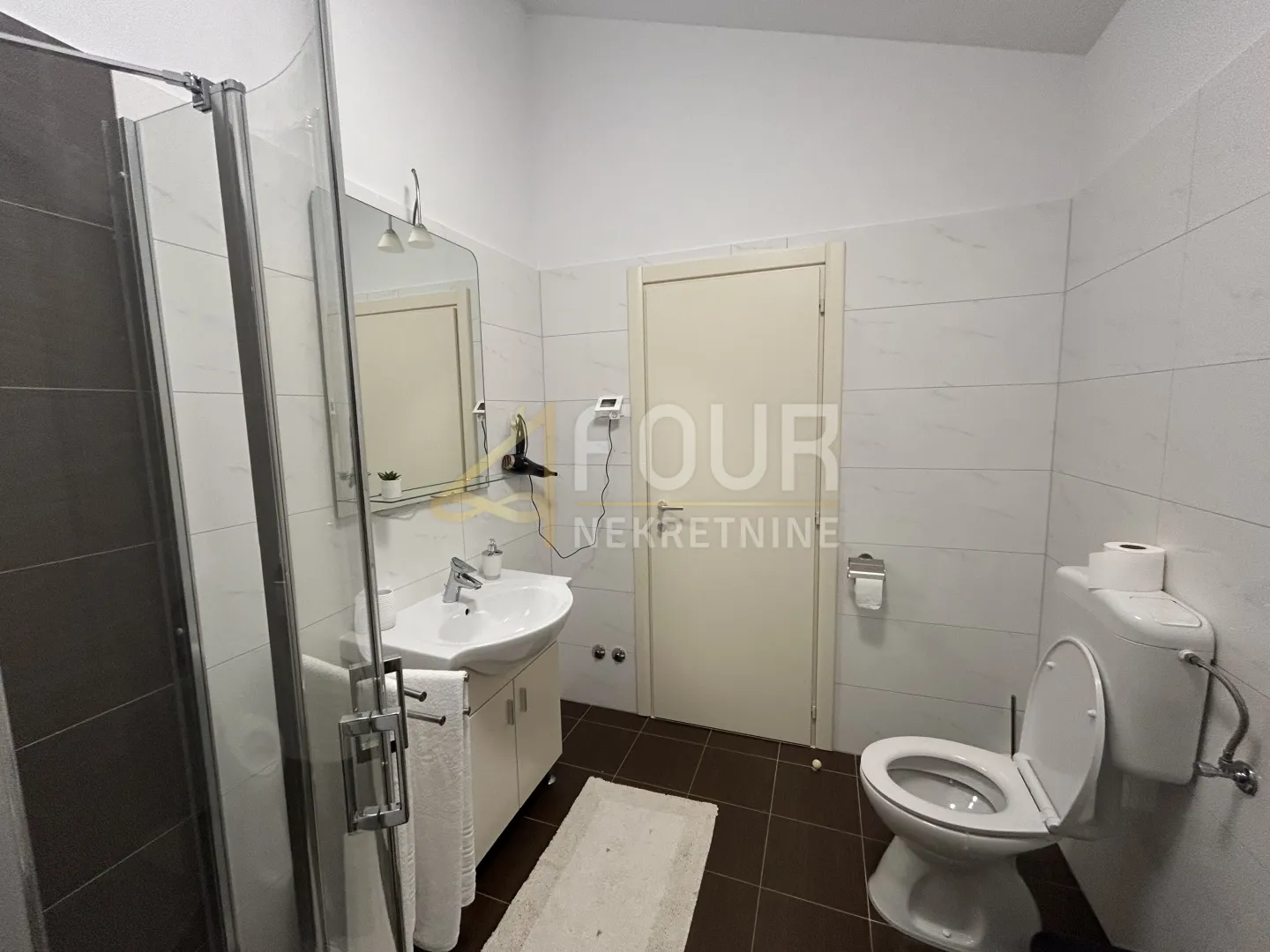 istra, barban - okolica, vila s bazenom, okućnica - slika 30