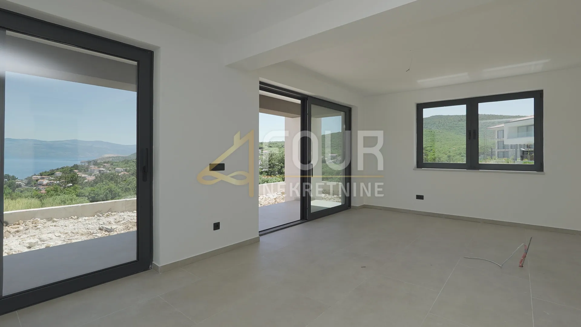 otok krk, vrbnik, novogradnja, 111.30m2, 2s+db, terasa, okućnica i bazen - slika 2
