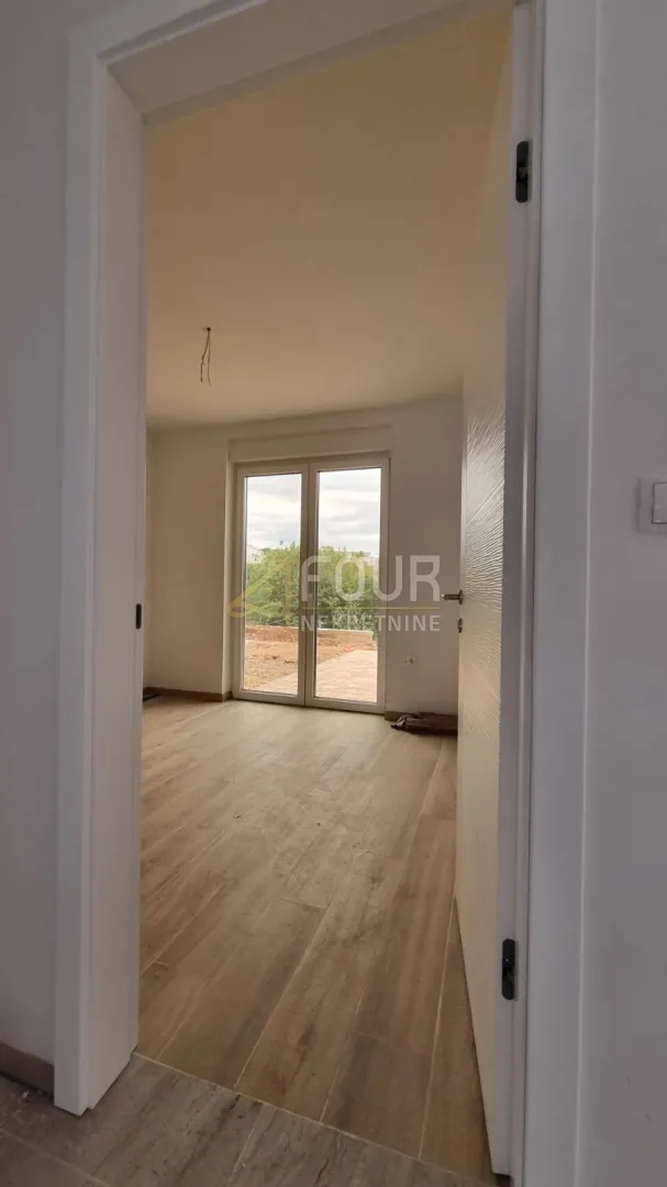 otok krk, njivice, stan 95m2, novogradnja, pogled na more - slika 5