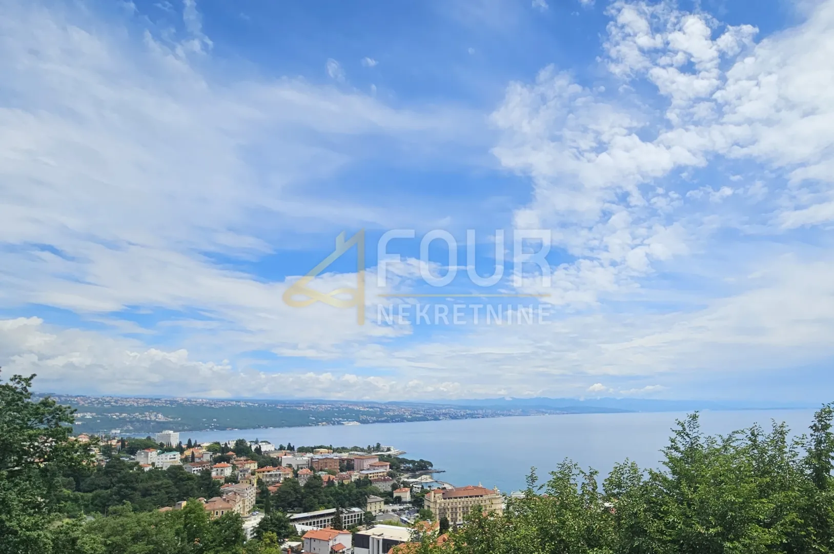Opatija, samostojeća kuća, 360m2, pogled na more