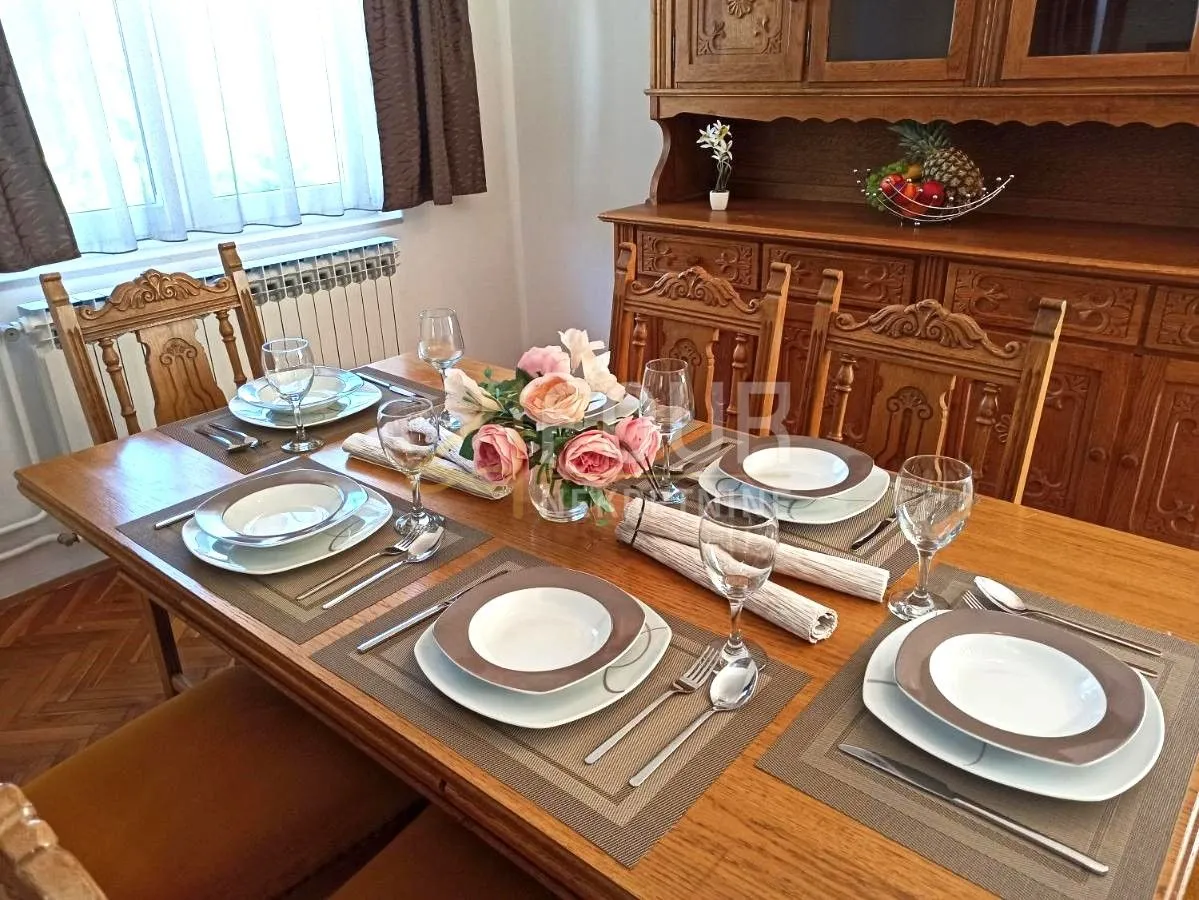 otok krk, malinska, kuća s 4 stana, bungalov, uređna okućnica, blizina mora - slika 14