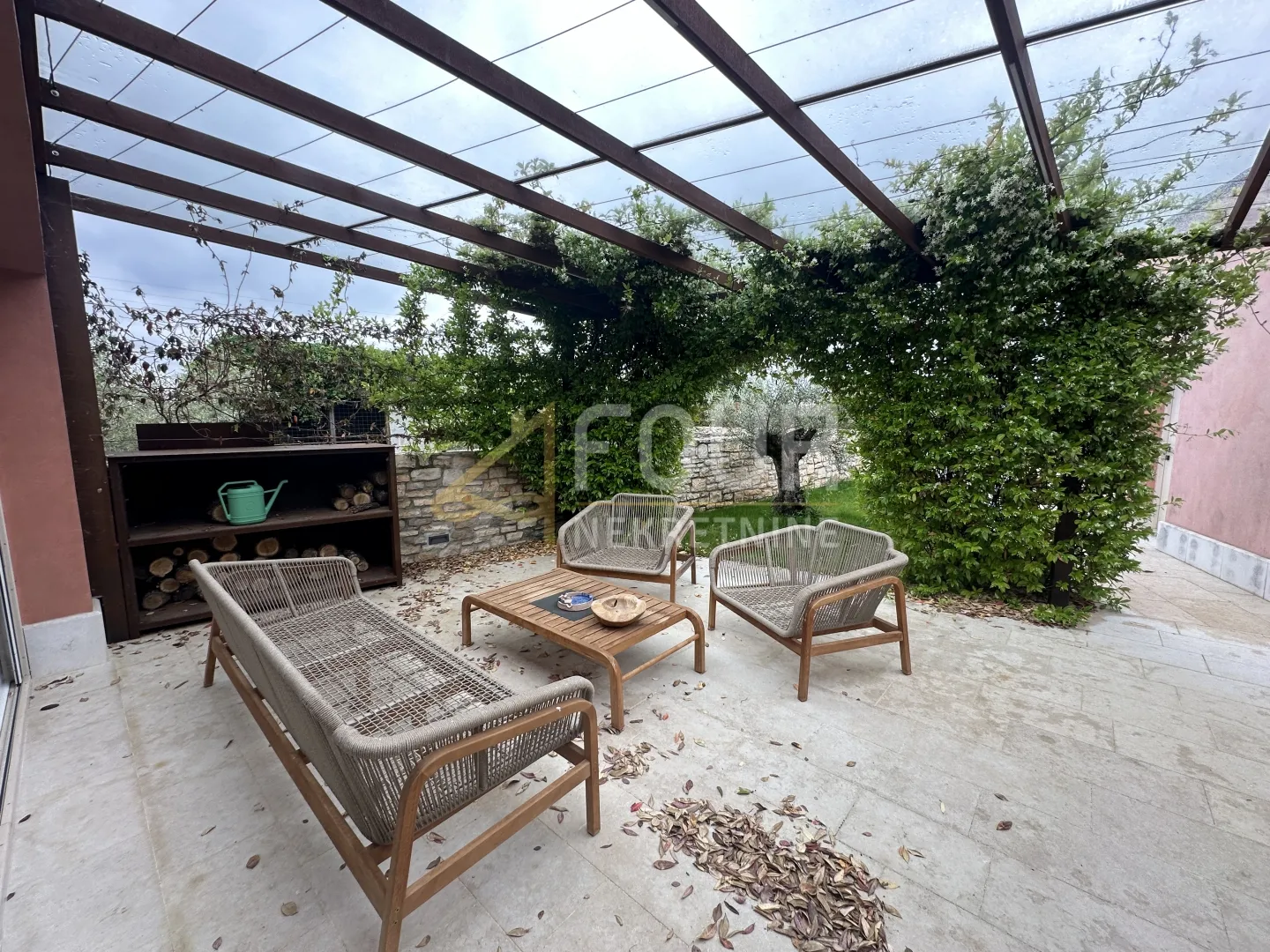 istra, buje, kaštel - okolica, kamena vila s bazenom - slika 36